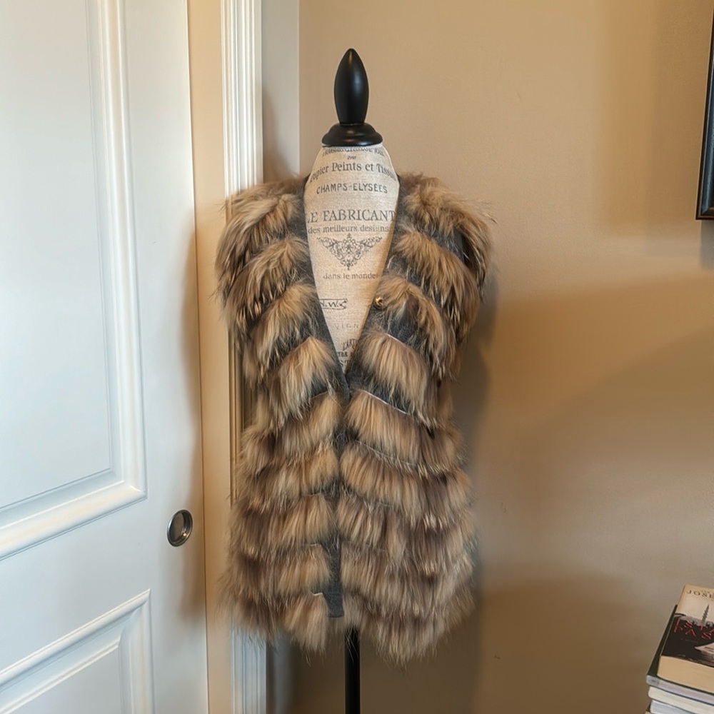 Raccoon Knit Vest - Size Small